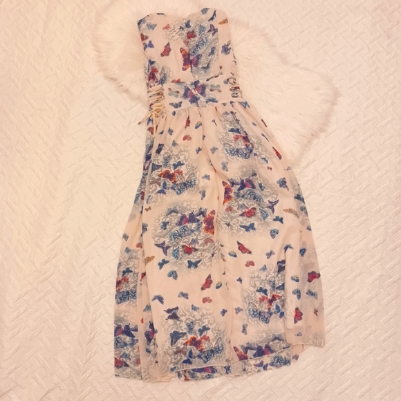 Whimsical Butterfly Dress - Picture 4 of 4